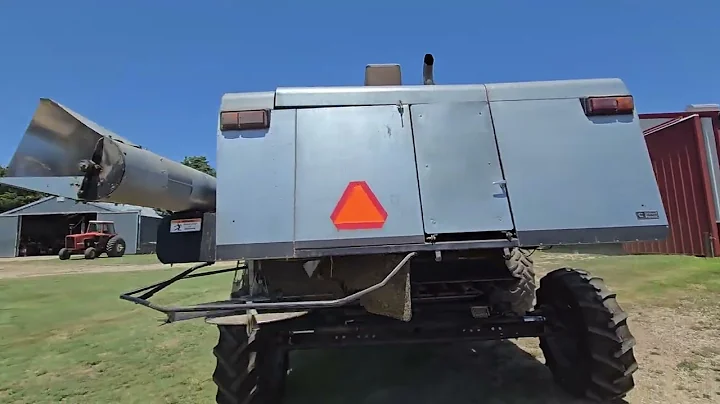 BigIron Auctions- Marcuson Retirement Gleaner R62 2wd Combine- July 2025