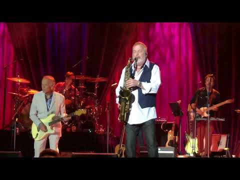 Brian Wilson and Band Perform The Beach Boys' "Help Me Rhonda" at Wind Creek Bethlehem on 9/29/19