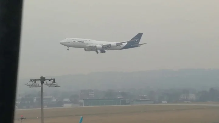 Low pass (fly by) Lufthansa Boeing 747 Stuttgart EDDS