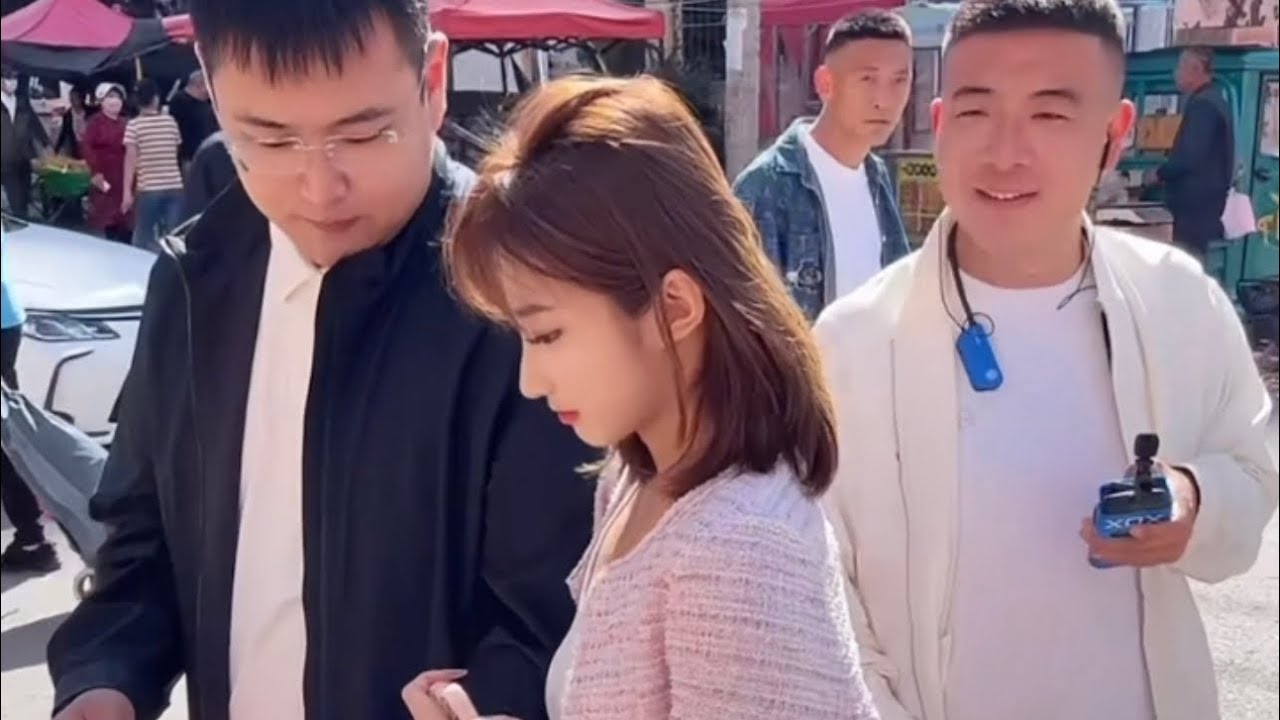 元帅户外搞笑与情侣互动