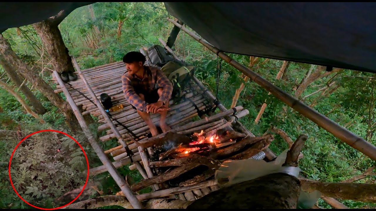 ขึ้นห้างสามเหลี่ยม อยู่ๆเพื่อนไปตามใครมาอีกคน