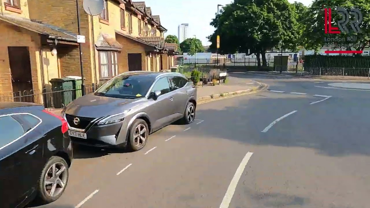 Gallions Reach to Canary Wharf