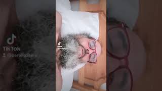 La popoloj bezonas religión. Esperanto