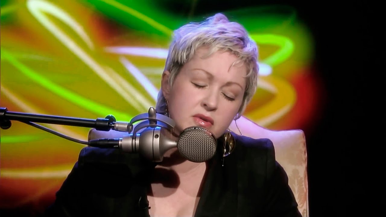 Cyndi Lauper - True Colors - 2001 (Subtitles PT/ENG) - YouTube