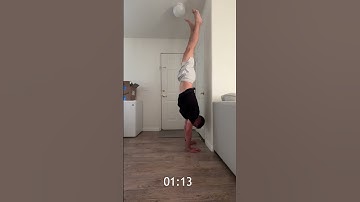 Day 47 - Can a COMPLETE BEGINNER Learn a Handstand in 10 Minutes a Day?
