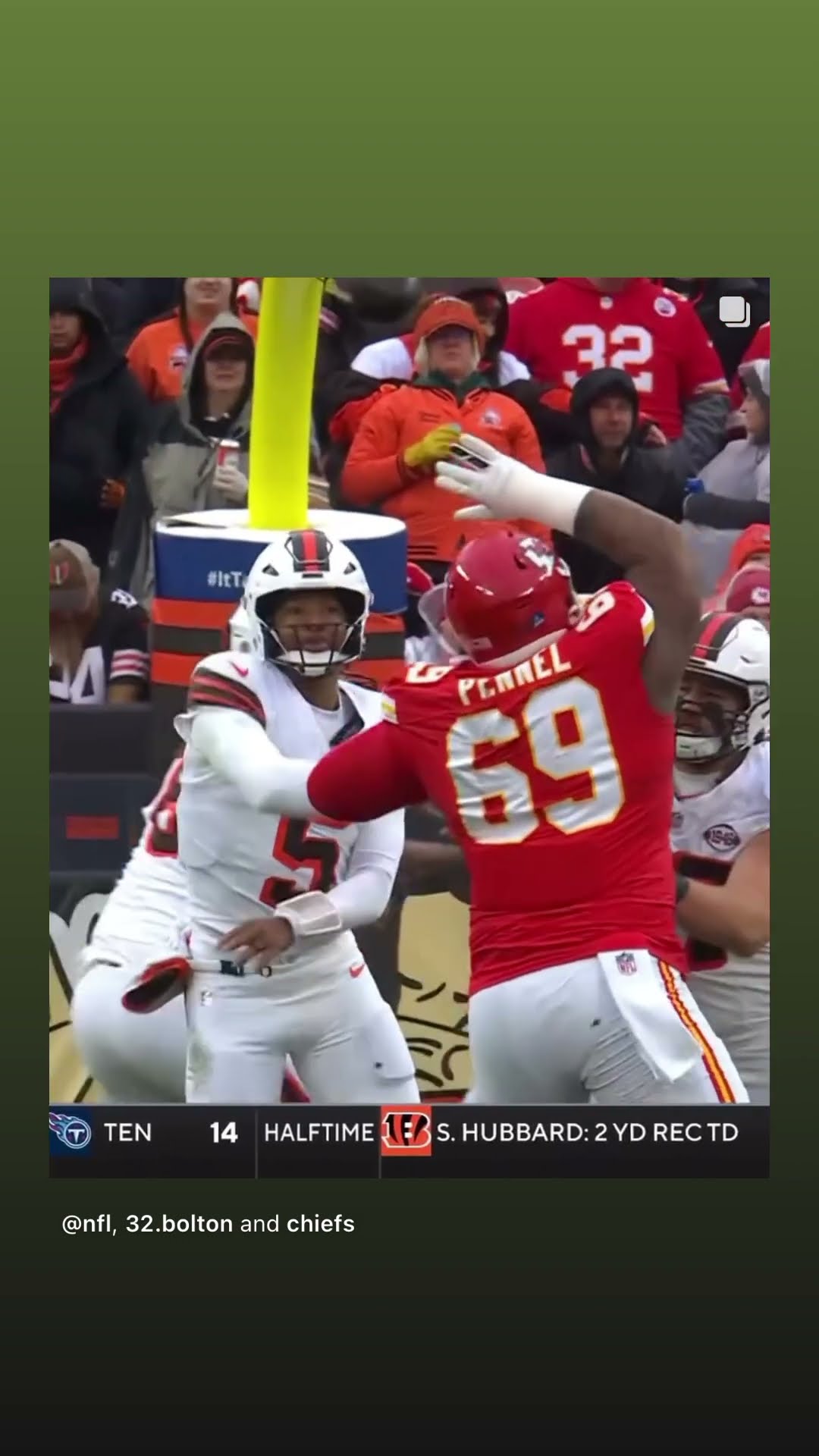 Jameis throws a pick #hoodnews #chiefs #jameiswinston #clevelandbrowns #NickBolton #how #wow #omg