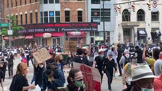 Columbus police use pepper spray, wooden bullets to disperse protesters