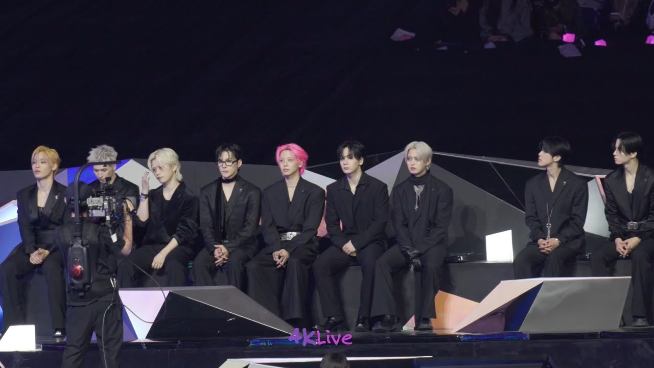 JO1 ジェイオーワン 제이오원 at Guest Seats before Favorite Asian Artist Award - MAMA Day2 251129