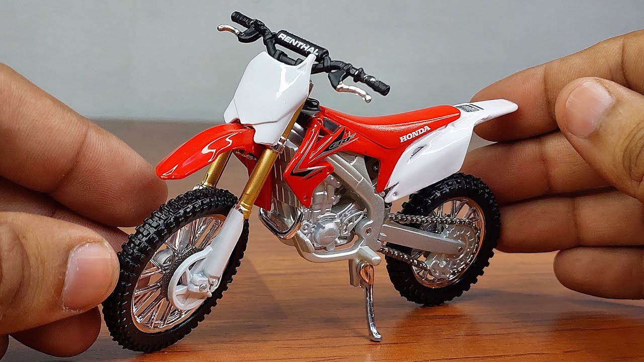 Honda CRF450R 1/18 Diecast Bike Model by Maisto