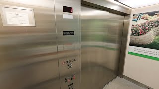 2019 Abell Hydraulic Elevator @ Menards Findlay Ohio