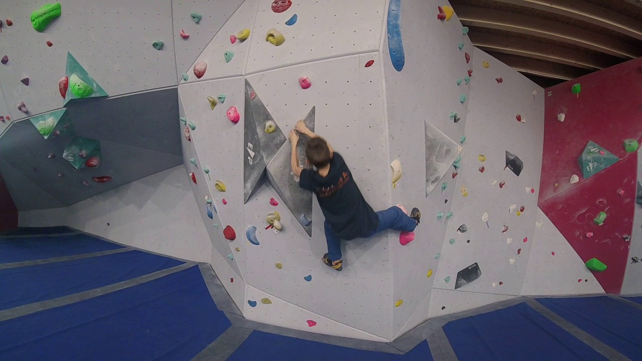 6B boulder problem from Blocstock 2017 - Akalla