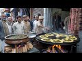 70/- Rs CHEAPEST DESI BREAKFAST OF THE YEAR | MAKKI ROTI WITH DAHI SAAG | STREET FOOD PAKISTAN