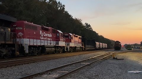 Two RJ Corman GP38-2