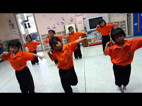 น้องสตางซ้อมรำ สีนวล