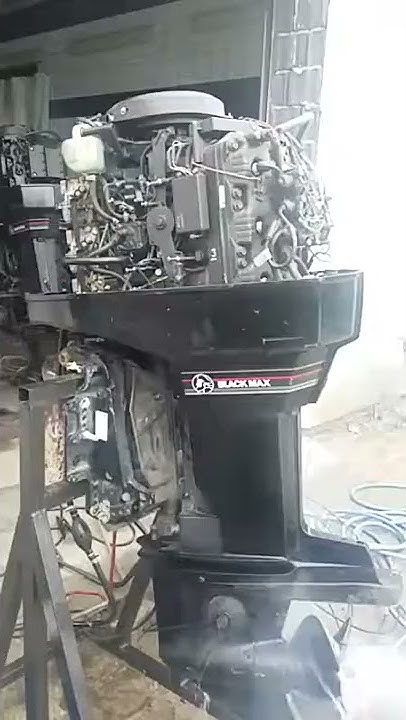 Silnik zaburtowy Mercury 135 HP outboard engine - YouTube