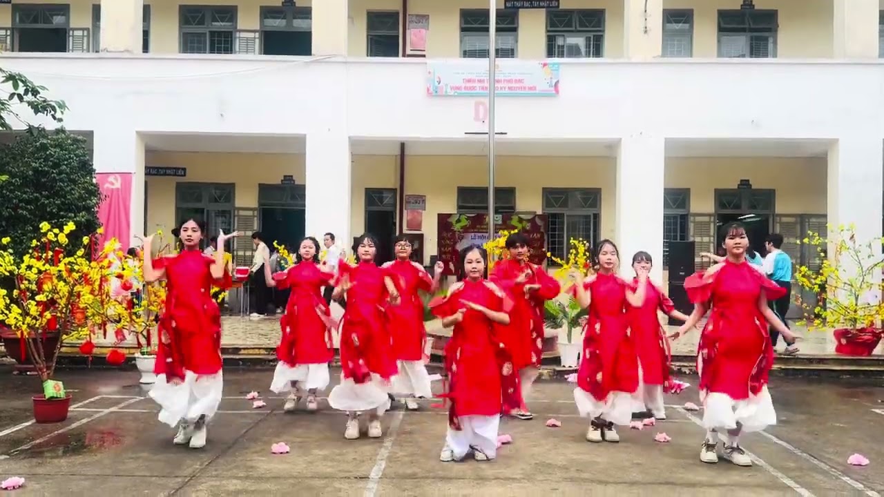 NỤ CƯỜI XUÂN | Hội xuân 2026 trường THCS Trung Lập | NiNa Dance