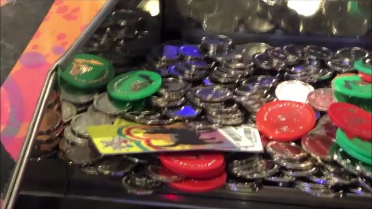 Winning Toto from Wizard of Oz Coin Pusher for 5000 Tickets - YouTube