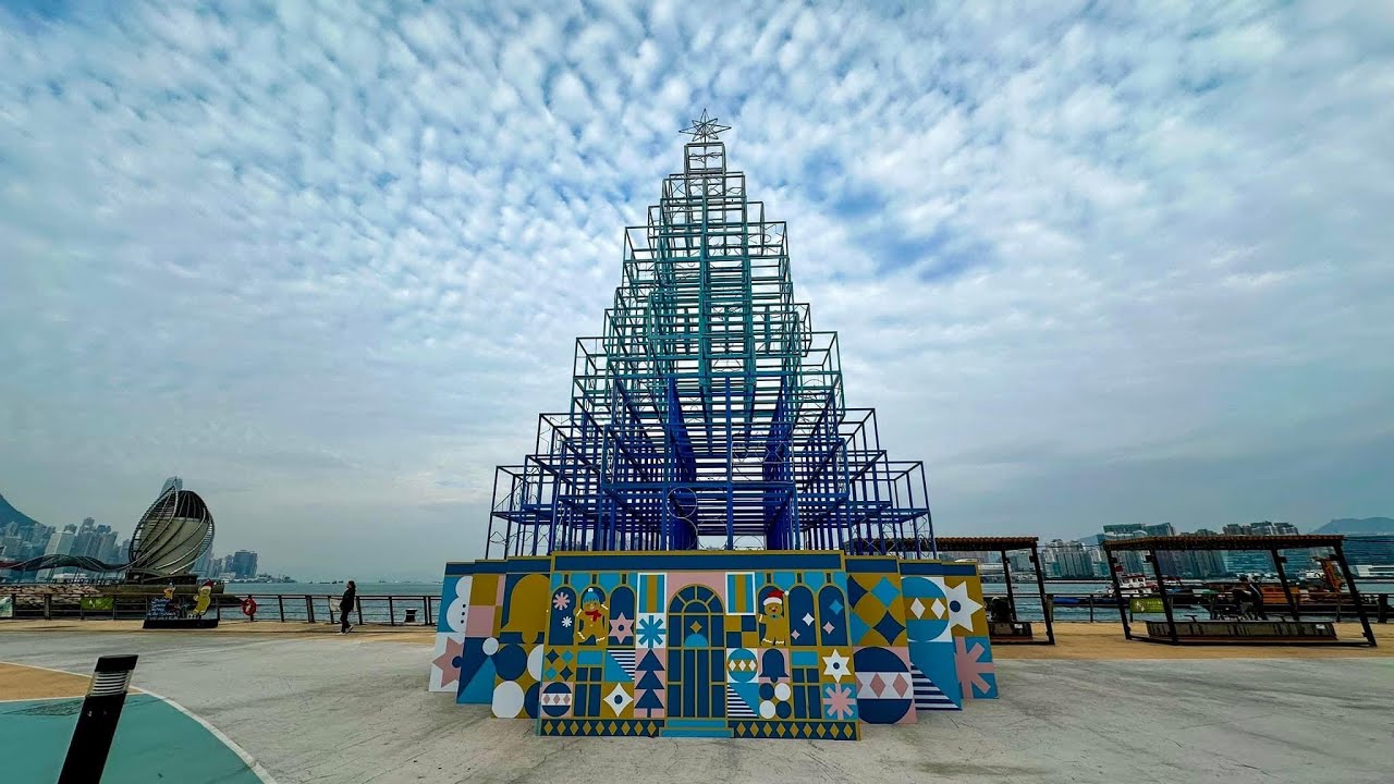 VICTORIA HARBOUR CHRISTMAS DISPLAY