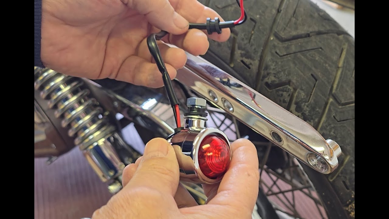 Проект для Harley-Davidson Shovelhead. Установка поворотников на Wide Glide 1982 года выпуска.
