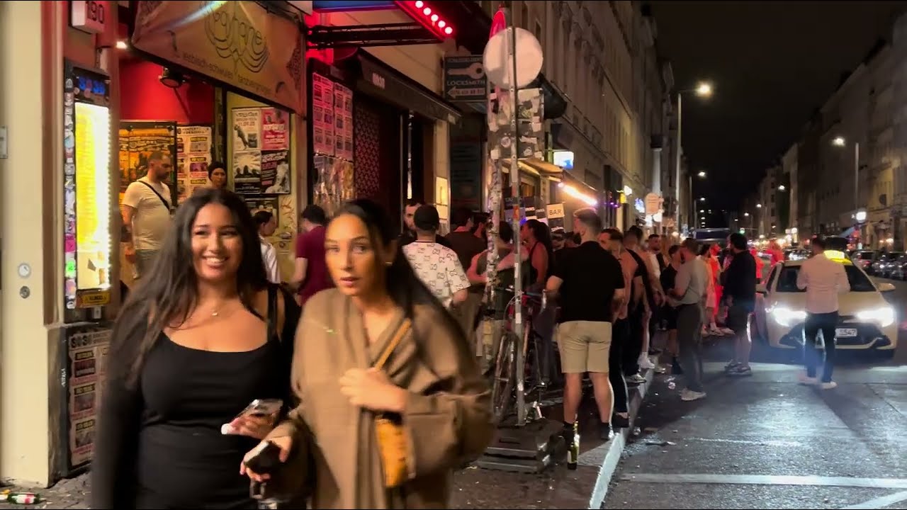 NIGHTLIFE IN BERLlN CITY IN GERMANY IN 4K #disco #party #nightlife...
