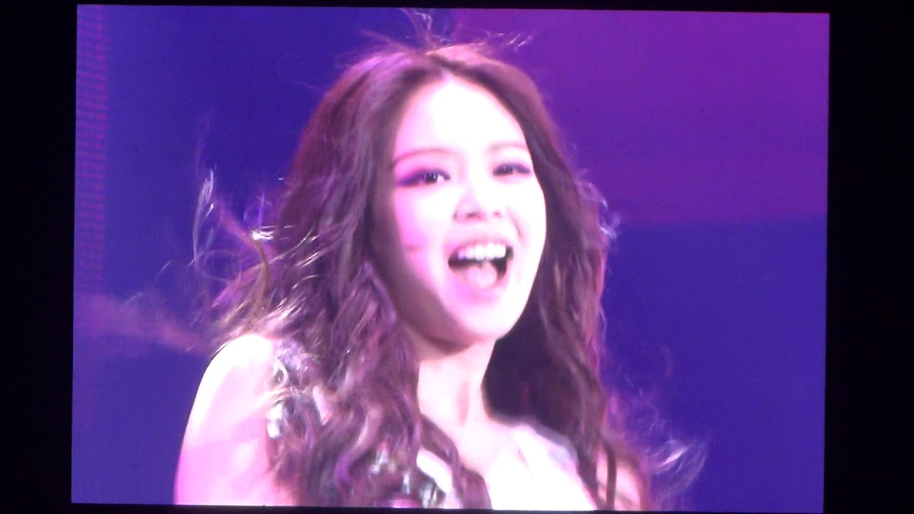 Blackpink Jennie solo in hamilton canada fancam