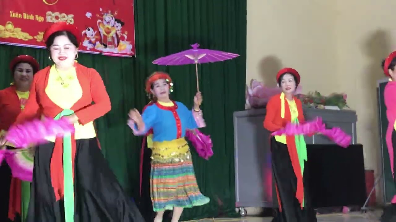 Nhóm múa đồng quê tổ dân phố sau