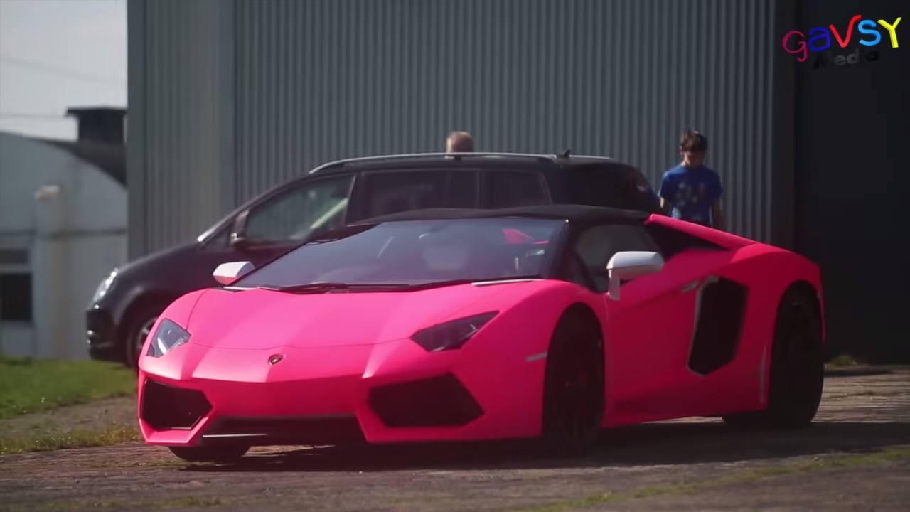 Pink Lamborghini Aventador Turns Heads In Tokyo