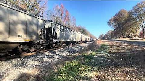 NS 50D pass #spencer NC with cool crew AC44C6M NS leader! 11/19/2025.