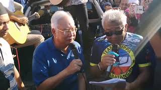 Datuk Najib razak nyanyi tanak kampung