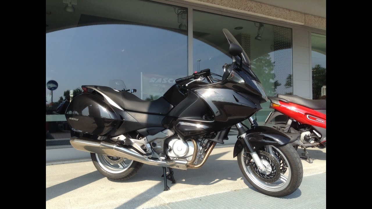 Honda deauville 700 usata by Nuova Raschiani snc Piacenza YouTube Honda deauville 700 usata by Nuova Raschiani snc Piacenza YouTube