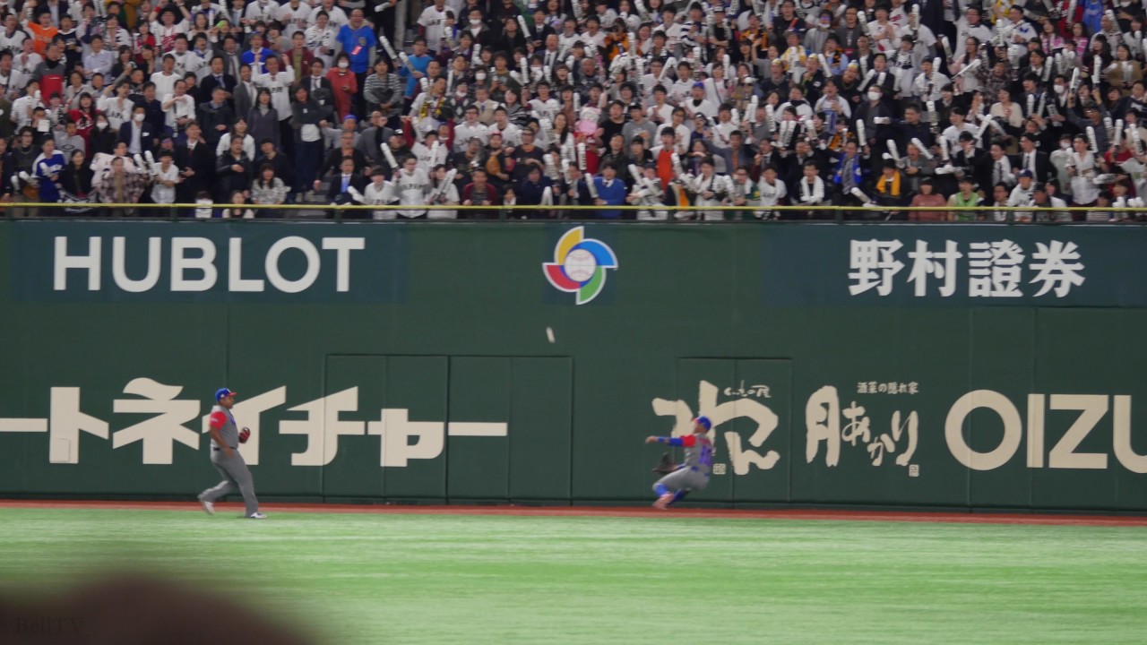 キューバ代表 センター ロエル サントスのファインプレー Youtube