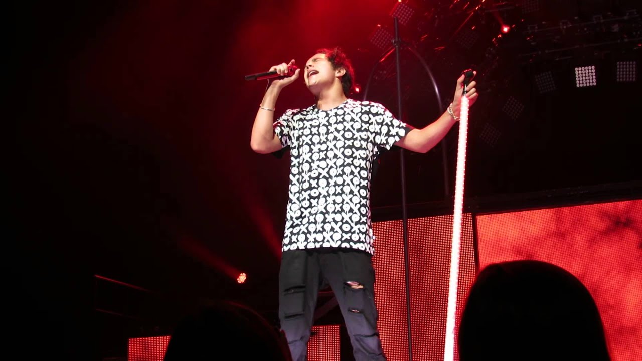Austin Mahone singing 