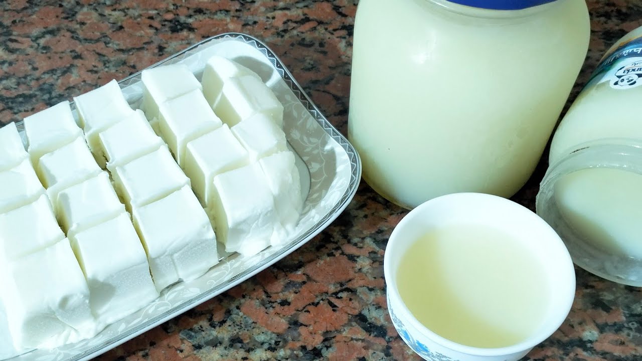 عملت الزيت سمنه بلدي متماسكة من غير ما احطه ع النار نهائي وعملت الزبده الموفره من غير للبن مكونين بس