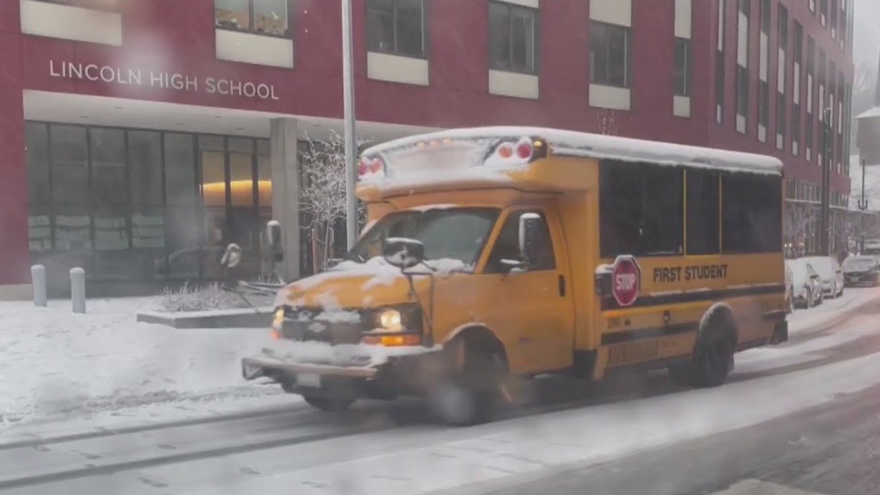 PBOT crews working around the clock to clear Portland roads - YouTube