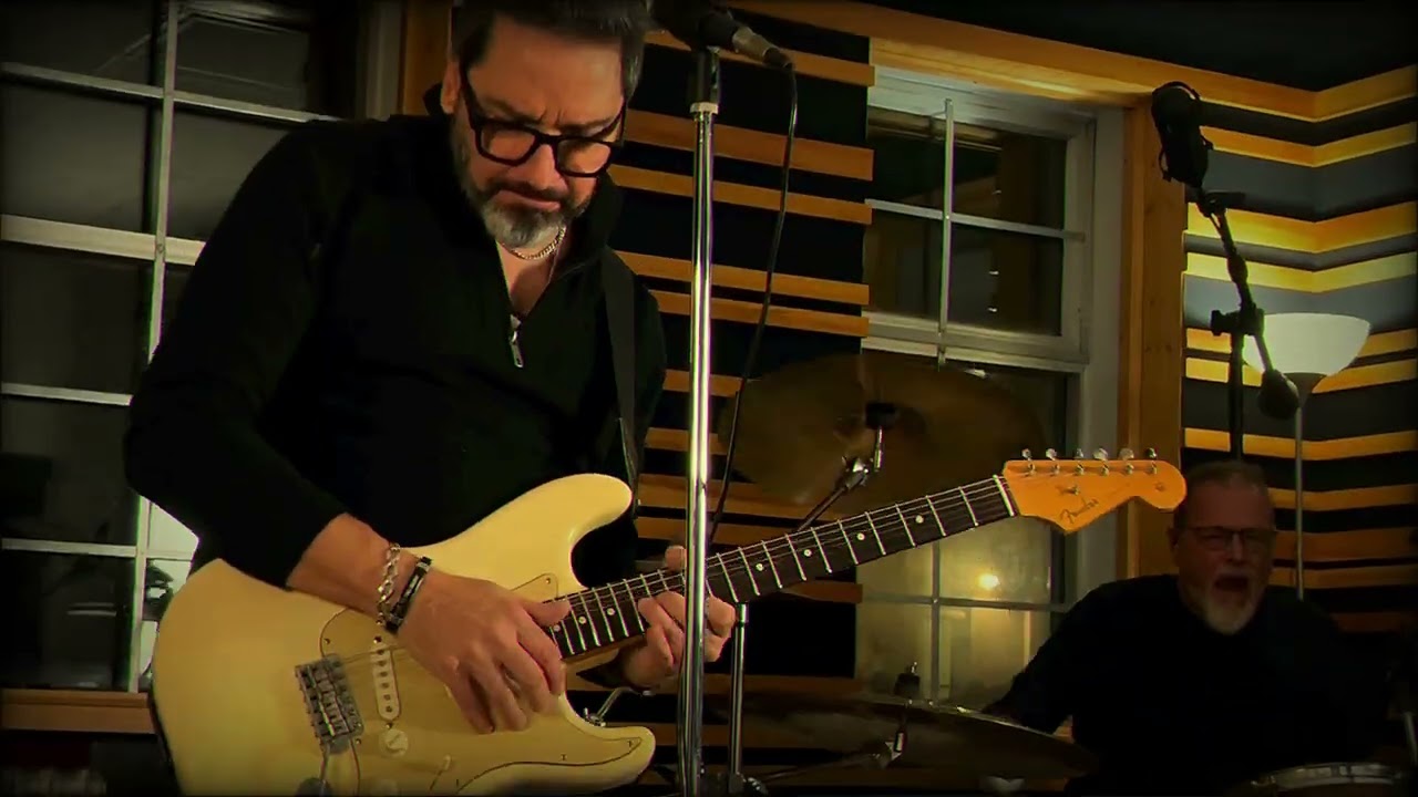 "STILL ALIVE AND WELL" (Johnny Winter IBC cover) Live @Ariel's Place.  