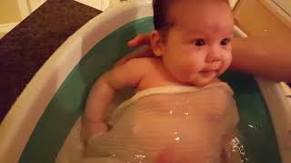 Olivia나린 10week bathtime