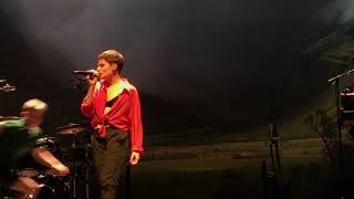 01 - Comme Si On S'aimait - Christine And The Queens - Chris Tour - Nantes 04.12.2018