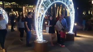 Así se viven las noches de Navidad en San Salvador.