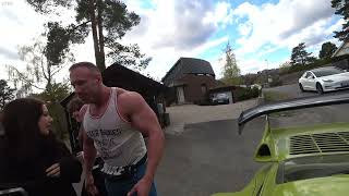 Twitch Streamer Knut Takes Pictures With Fans