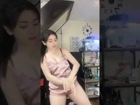 Goyang tiktok hot hits terbaru | Goyangan cewe hot | joget celana ketat