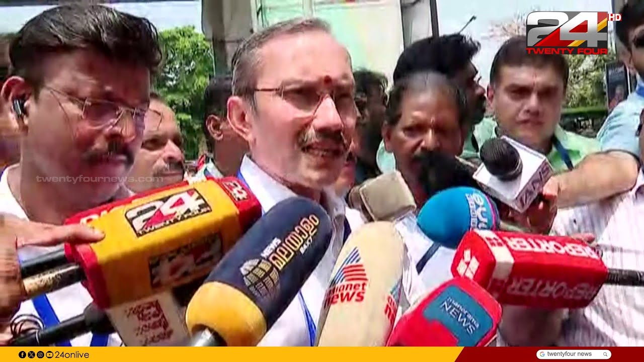 'സംസ്ഥാന സർക്കാരെന്ന് പറഞ്ഞാൽ റിയാസാണോ..അത് പറഞ്ഞാൽ ഇനിയുള്ള പരിപാടിക്ക് അങ്ങനെ ആലോചിക്കാം'