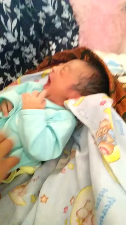 cara menyusui bayi baru lahir