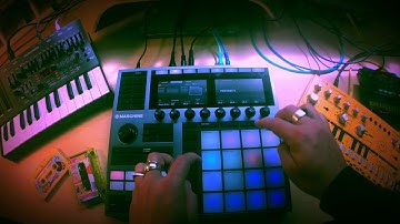 Maschine+ : Acid House with Maschine+ || Behringer TD-3 || KORG Volca FM || Roland SH01A