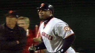 2002 WS Gm6: Bonds blasts his fourth homer of series