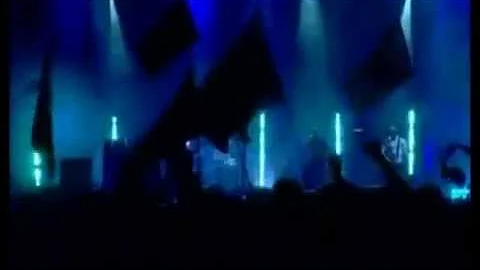 Arctic Monkeys - Old Yellow Bricks Offical Music Video