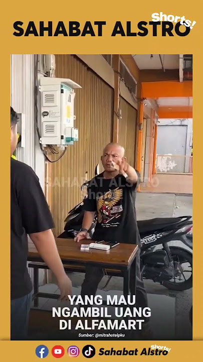 Tukang parkir pakai baju pemuda pancasila sok jagoan, orang nunggu di motor diminta uang parkir
