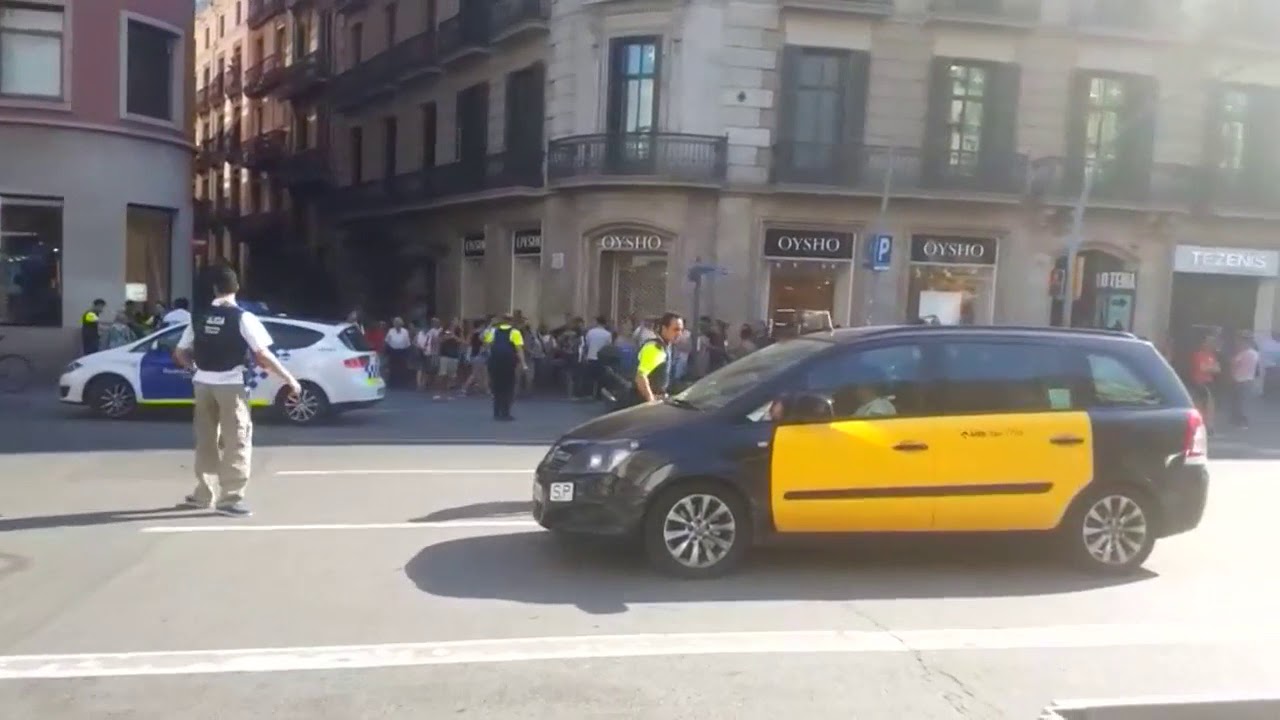 Van crashes into dozens of people in Barcelona, several injured - YouTube