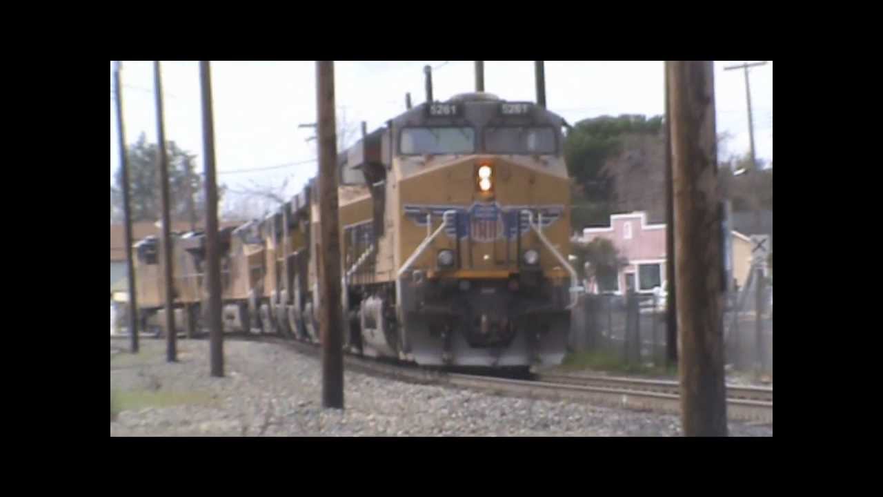 bnsf 5729 MUST SEE!! Massive 8-Unit GEVO Move at Roseville (2/11/12)