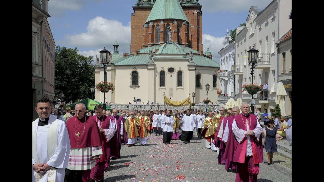 Boże Ciało - procesja ulicami Gniezna