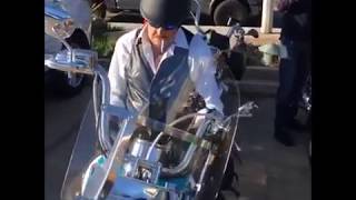 Johnny Hallyday Sortie En Moto à Malibu le 02/10/16